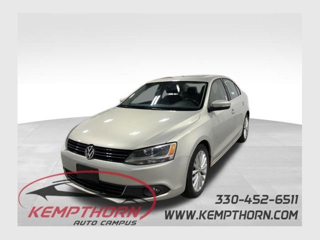 Used 2011 Volkswagen Jetta SEL image 1