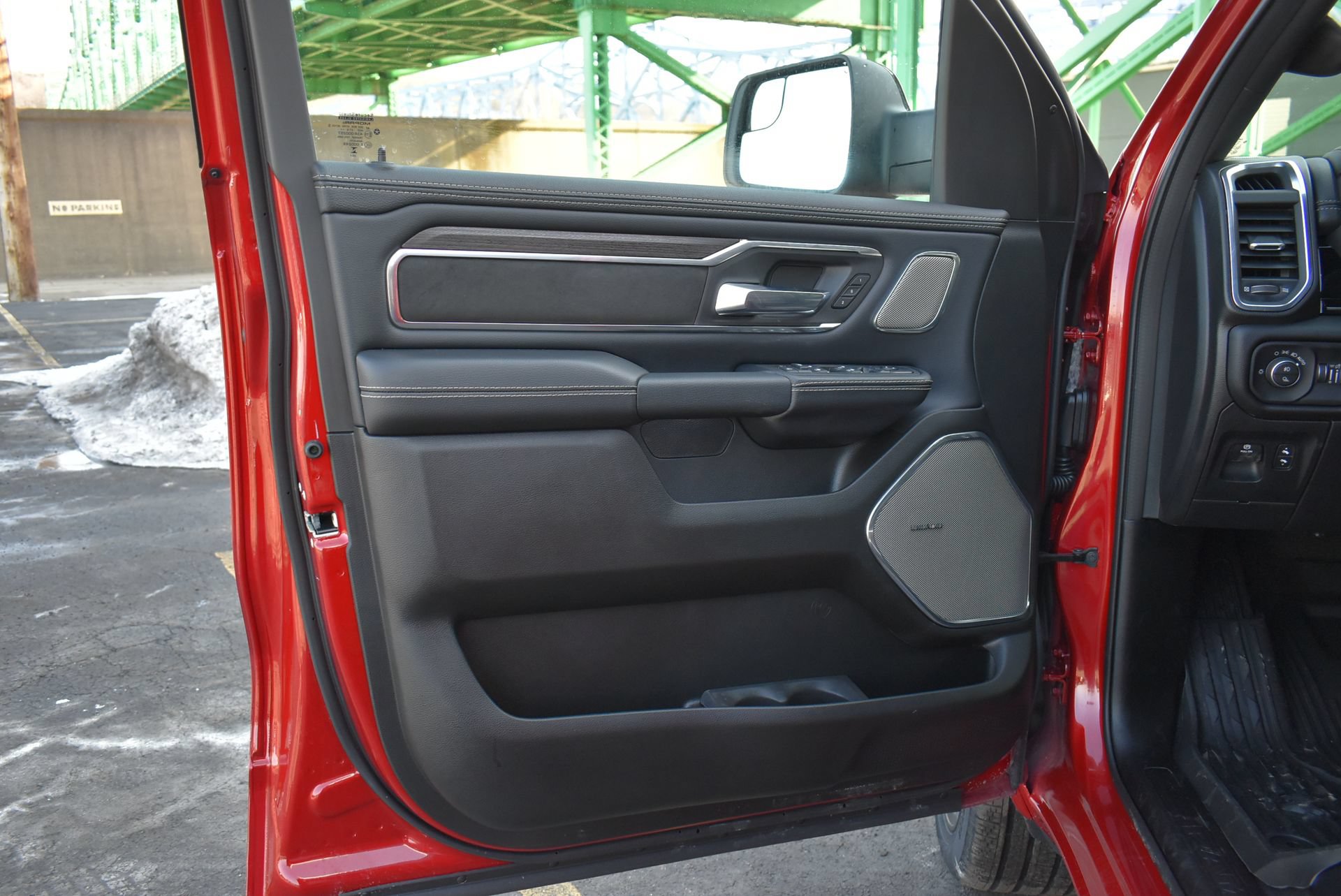 New 2026 RAM 1500 Laramie AWD/4WD image 12