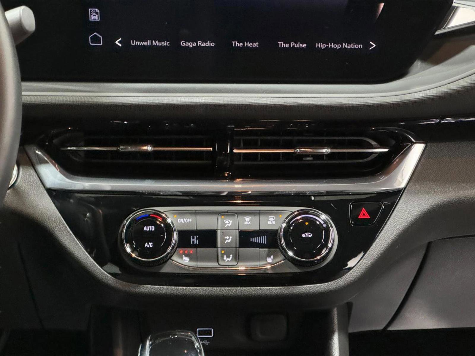 Used 2024 Buick Envista Sport Touring w/ Convenience I Package image 15