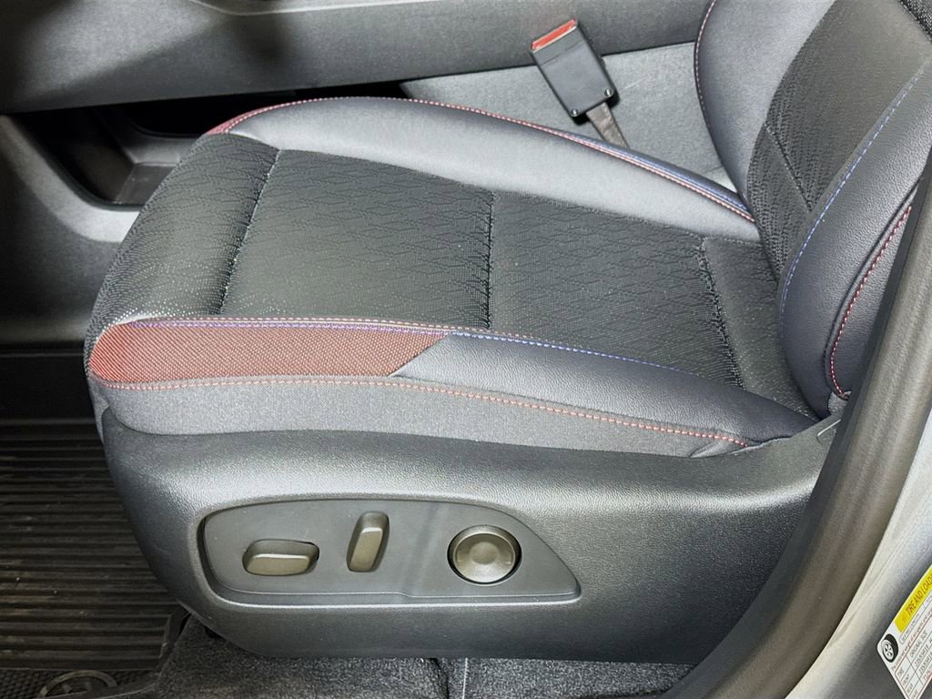 New 2026 Chevrolet Equinox RS w/ Convenience Package III FWD image 17