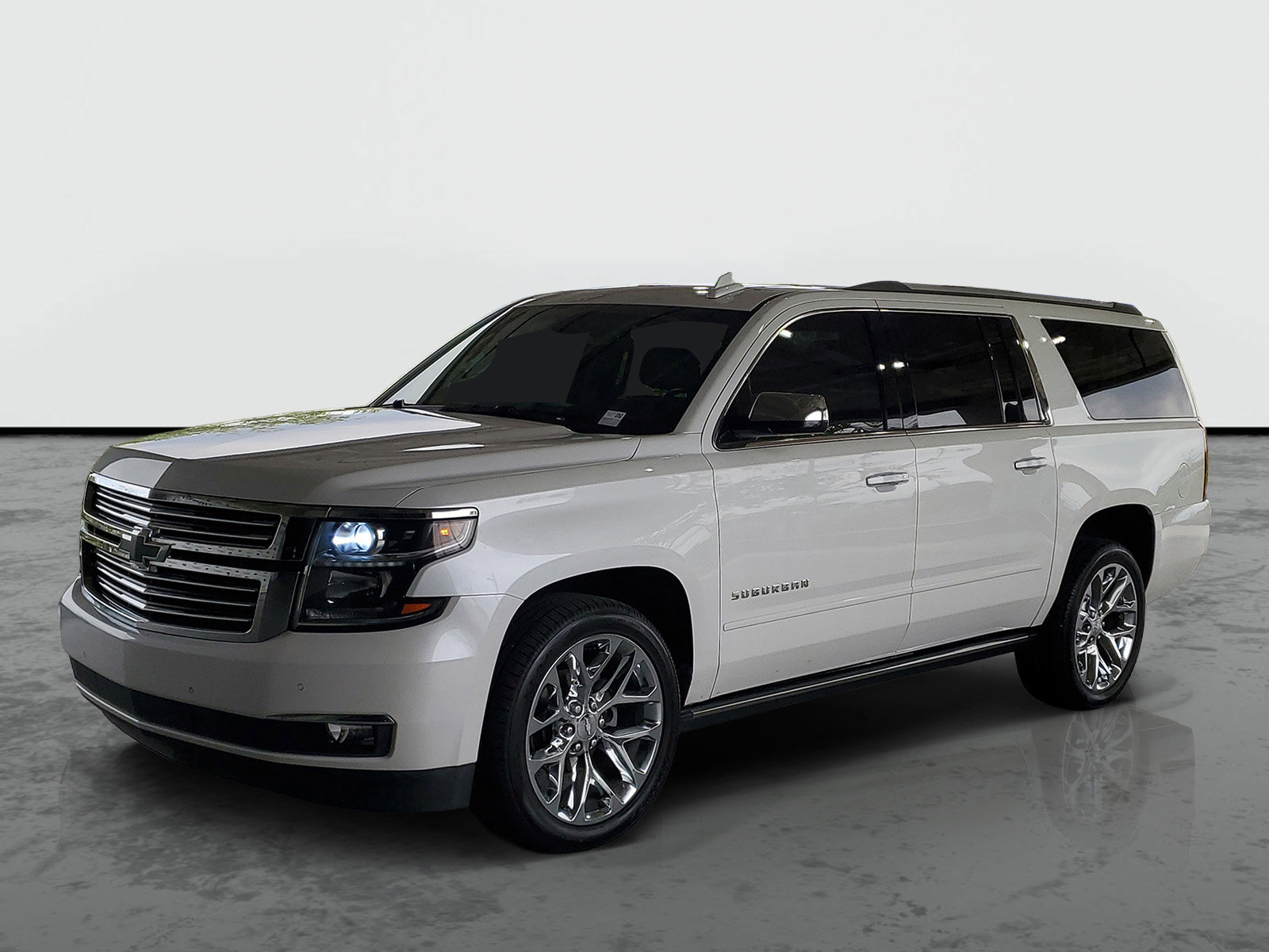 Used 2018 Chevrolet Suburban Premier RWD image 4
