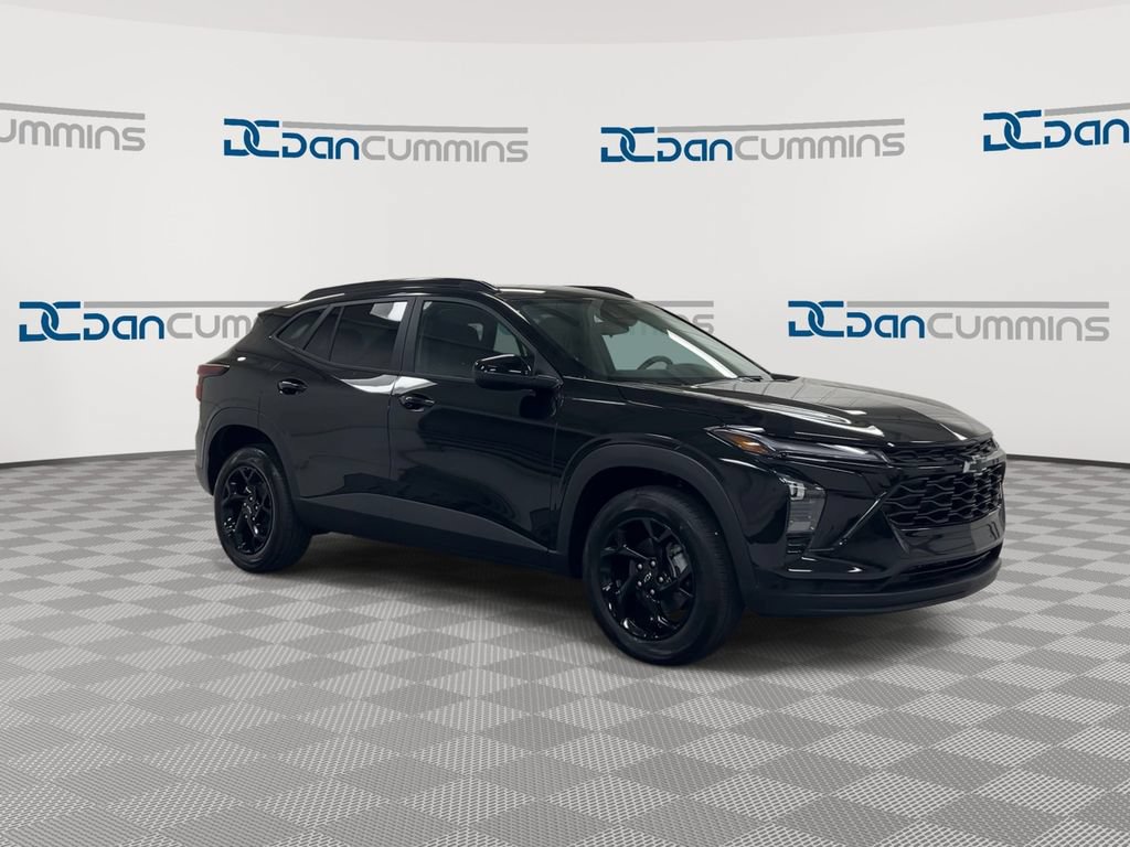 New 2026 Chevrolet Trax LT w/ Driver Confidence Package FWD image 2