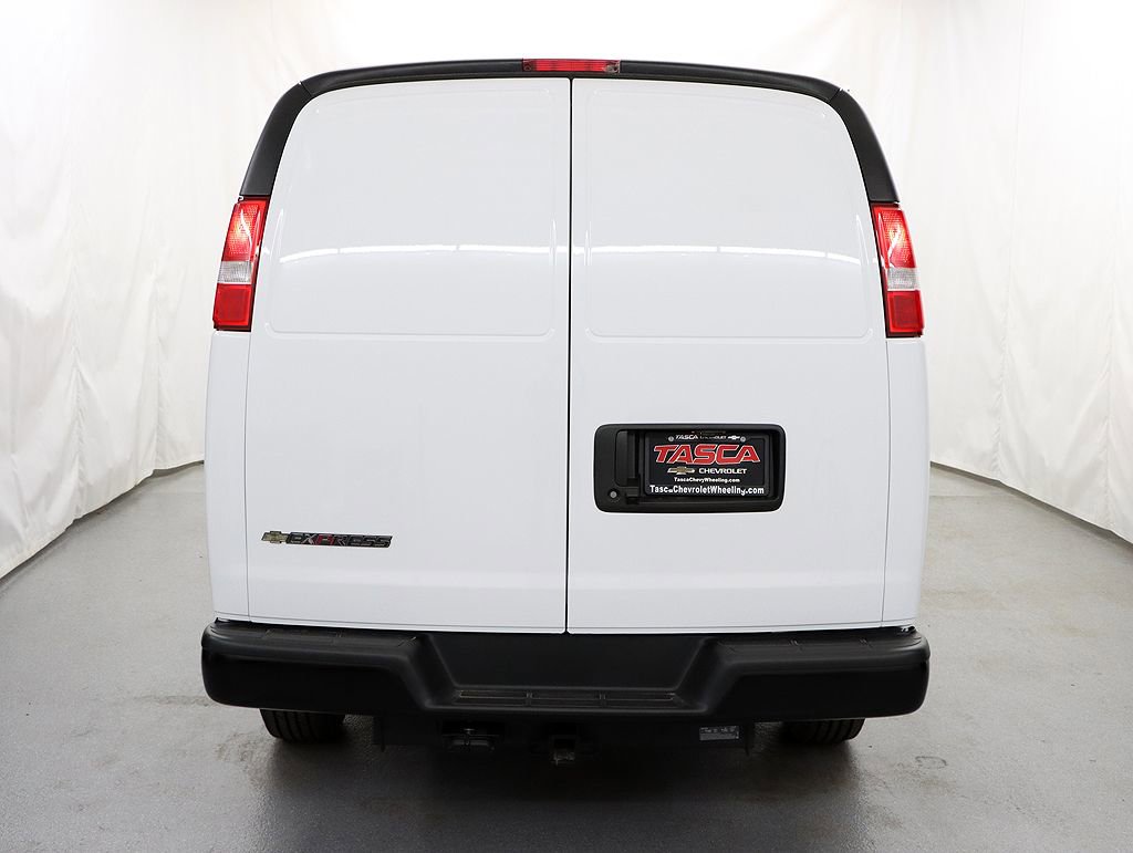 New 2025 Chevrolet Express 3500 Extended w/ Driver Convenience Package RWD image 8