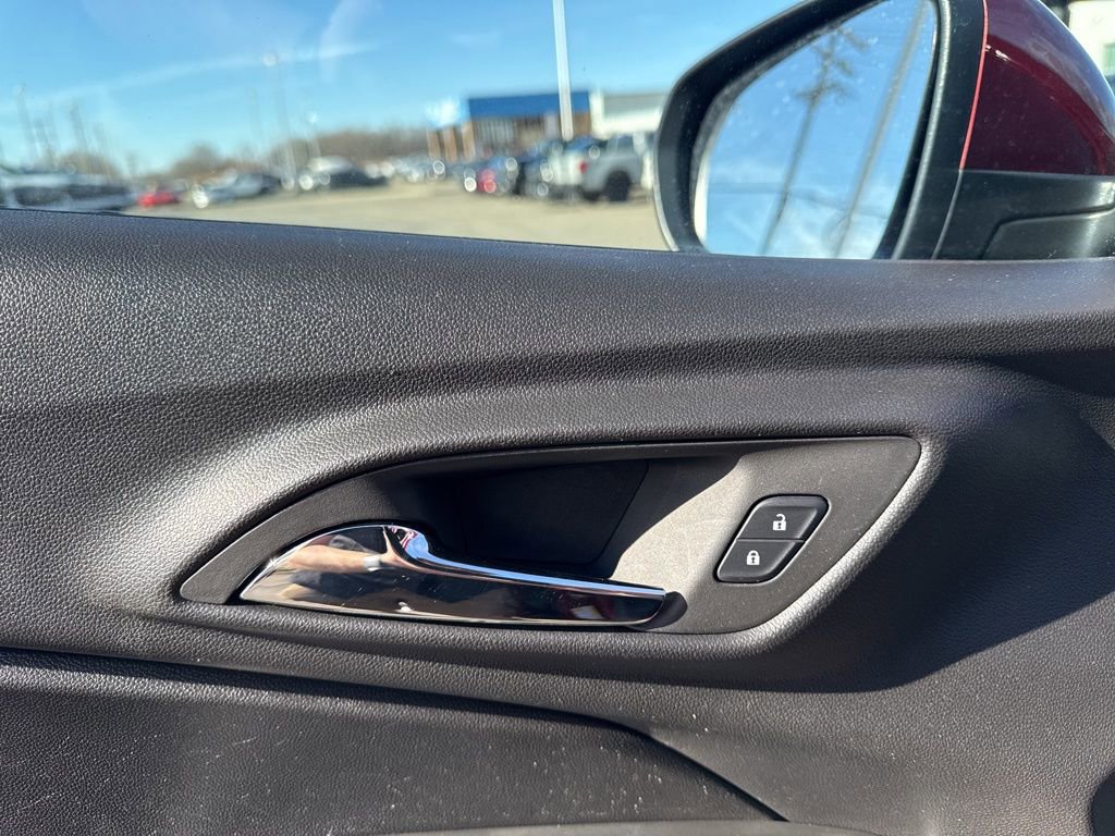 Used 2025 Chevrolet Trax LS w/ LS Convenience Package image 10