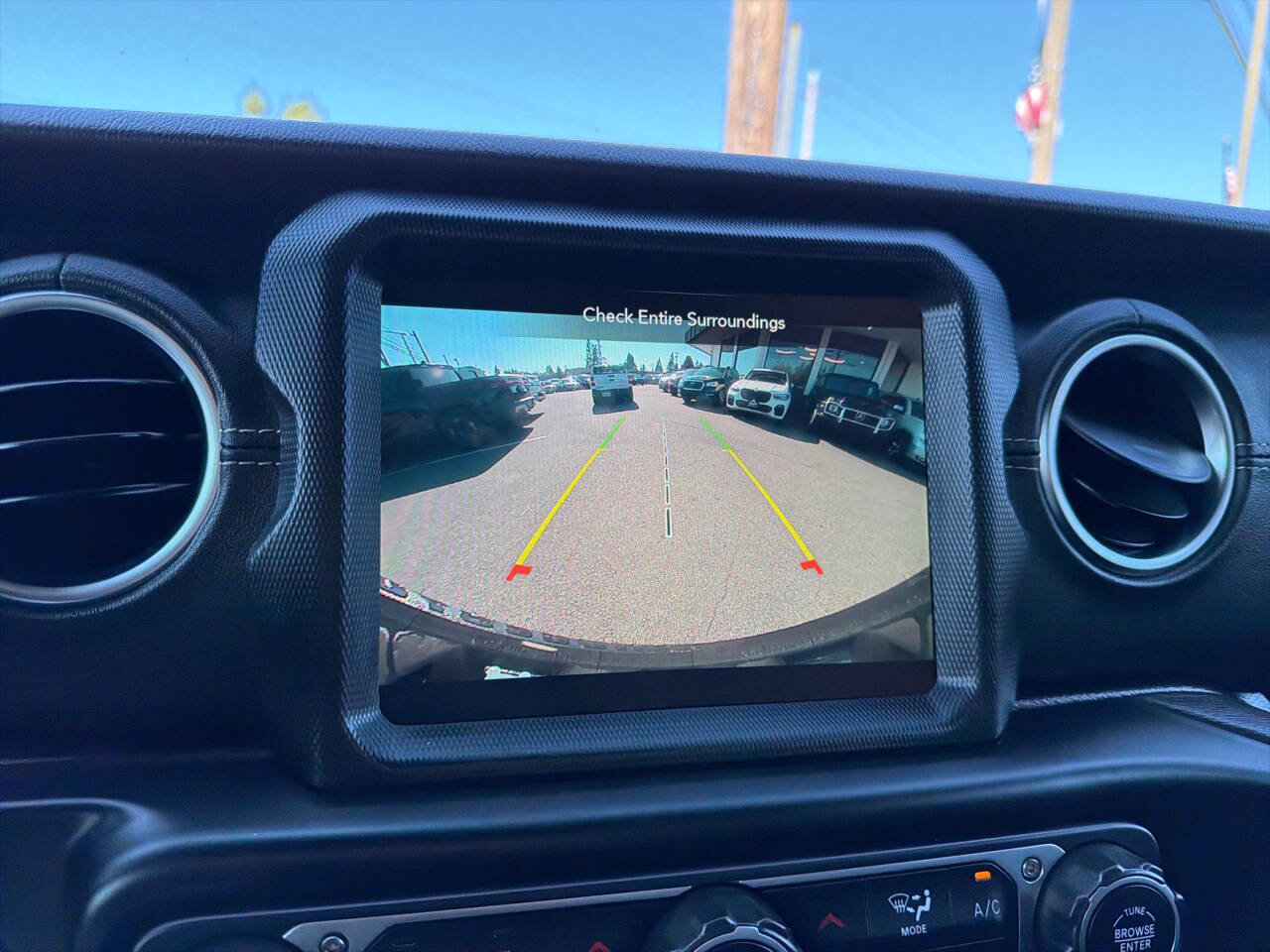 Used 2021 Jeep Wrangler Unlimited Sahara w/ Cold Weather Group image 38