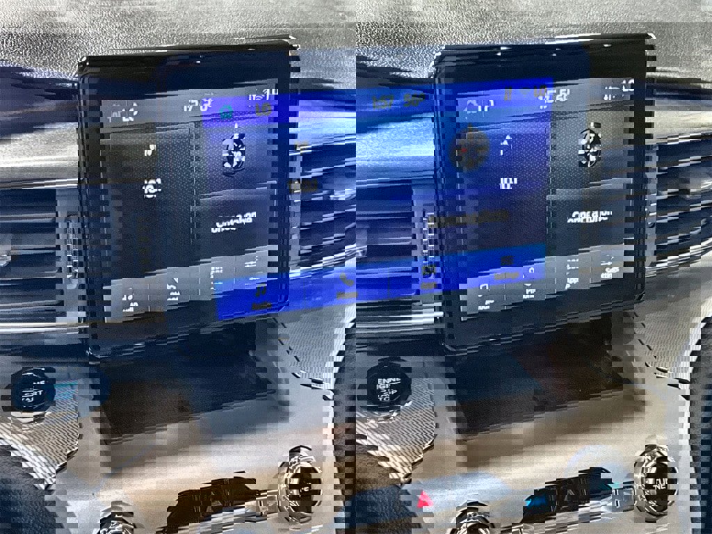 Used 2022 Ford Explorer XLT w/ Equipment Group 202A image 19