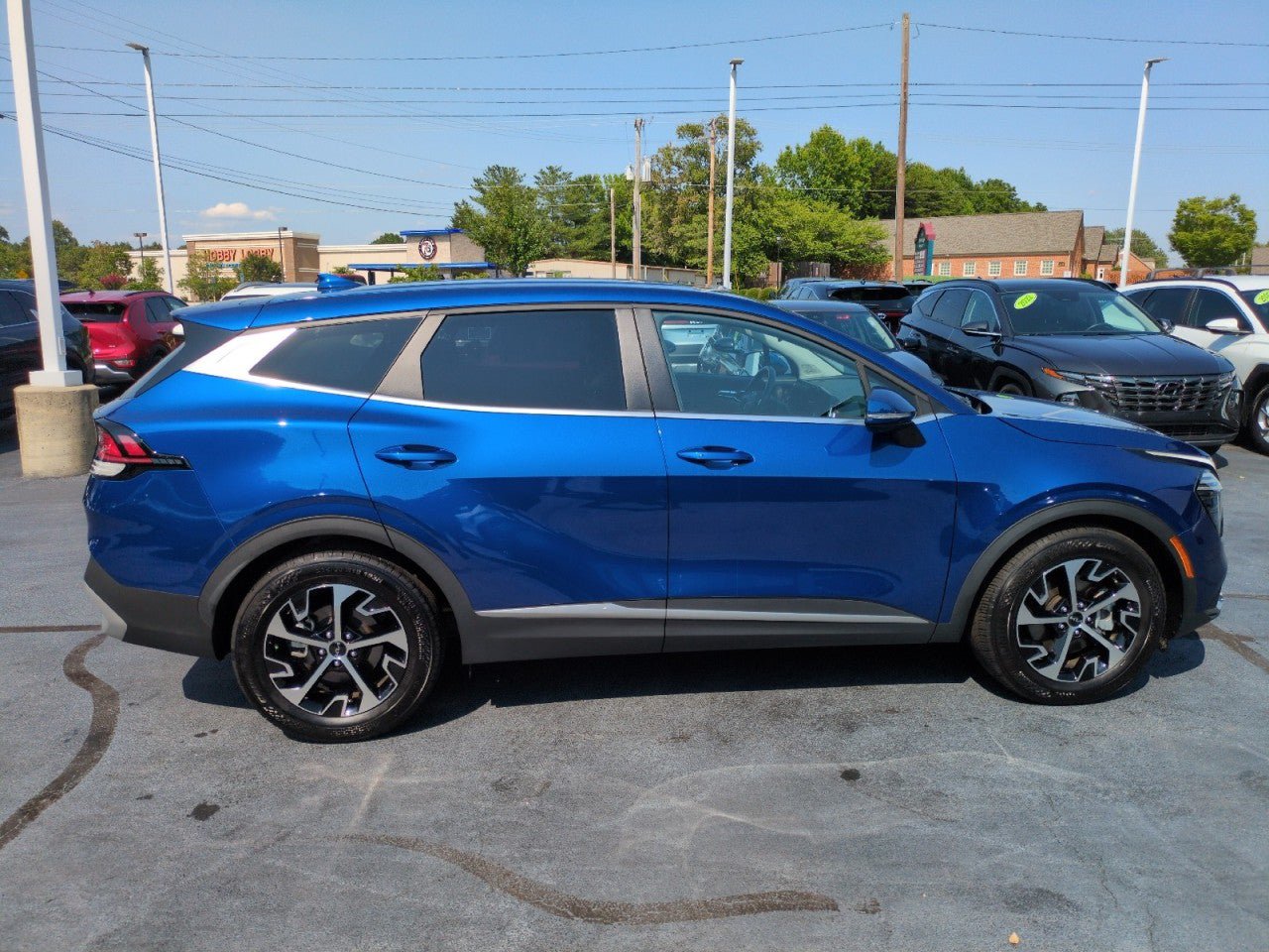 Certified 2024 Kia Sportage EX FWD image 8