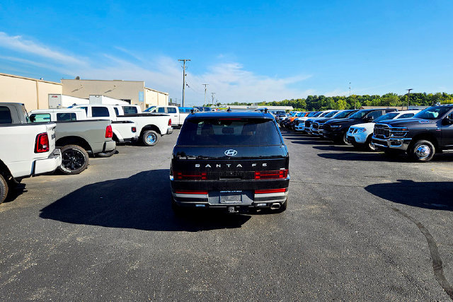 Used 2025 Hyundai Santa Fe Limited AWD/4WD image 37