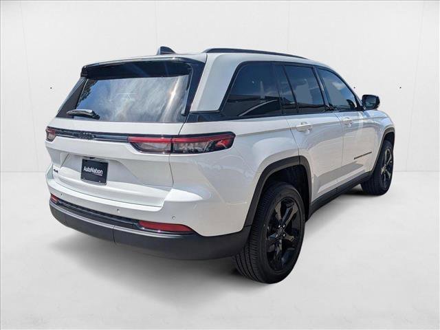 New 2025 Jeep Grand Cherokee Altitude image 2