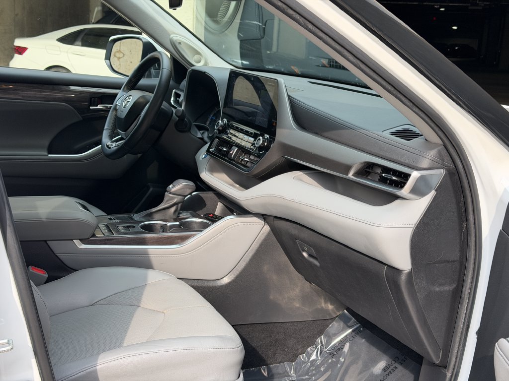 Used 2022 Toyota Highlander Limited AWD/4WD image 22