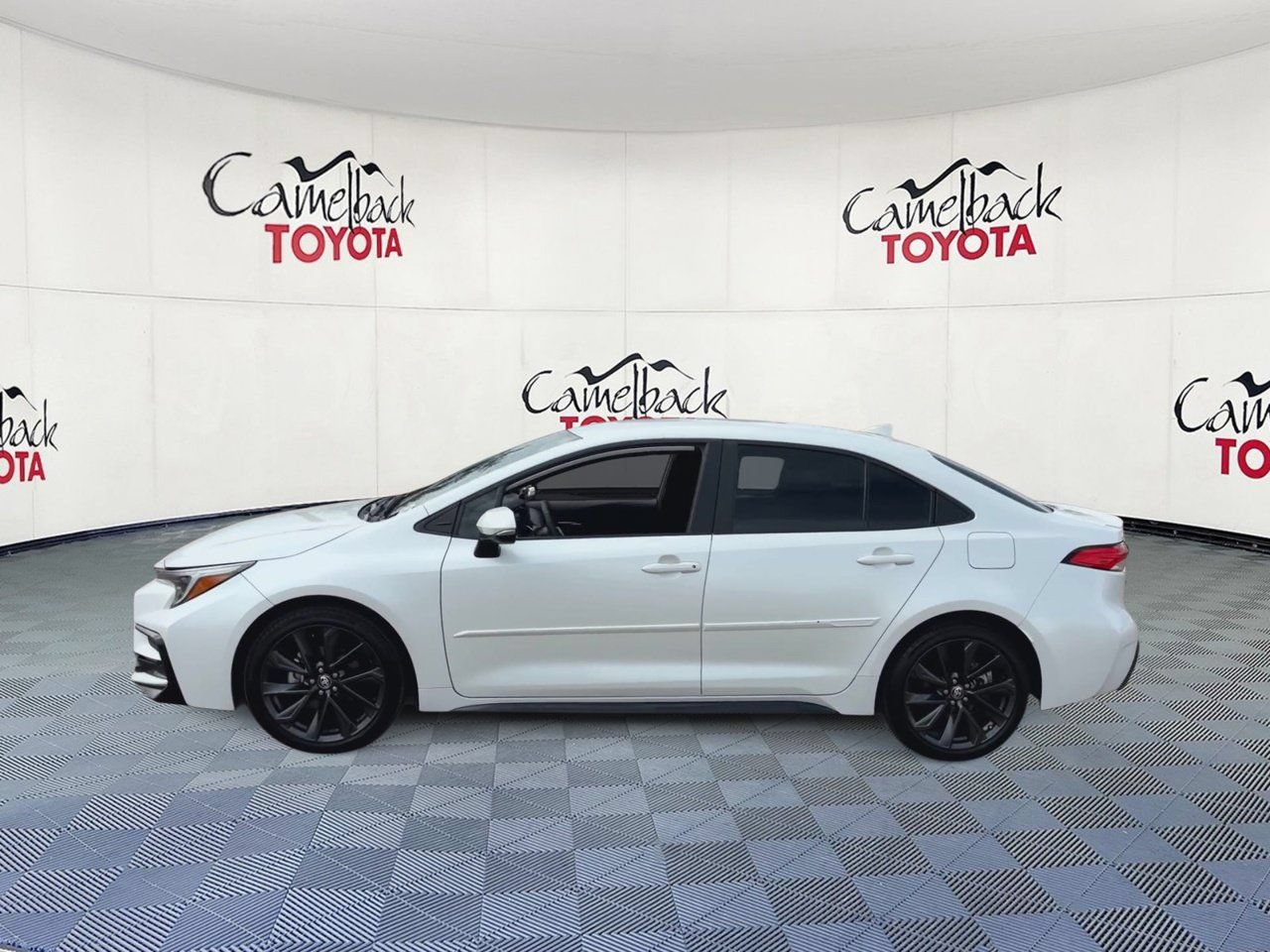 Used 2025 Toyota Corolla SE FWD image 8
