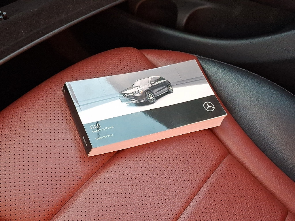 Used 2020 Mercedes-Benz GLC 300 4MATIC image 25
