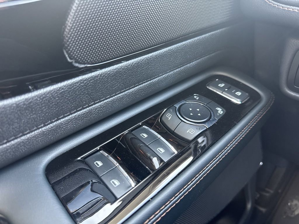 New 2026 Lincoln Aviator AWD image 9