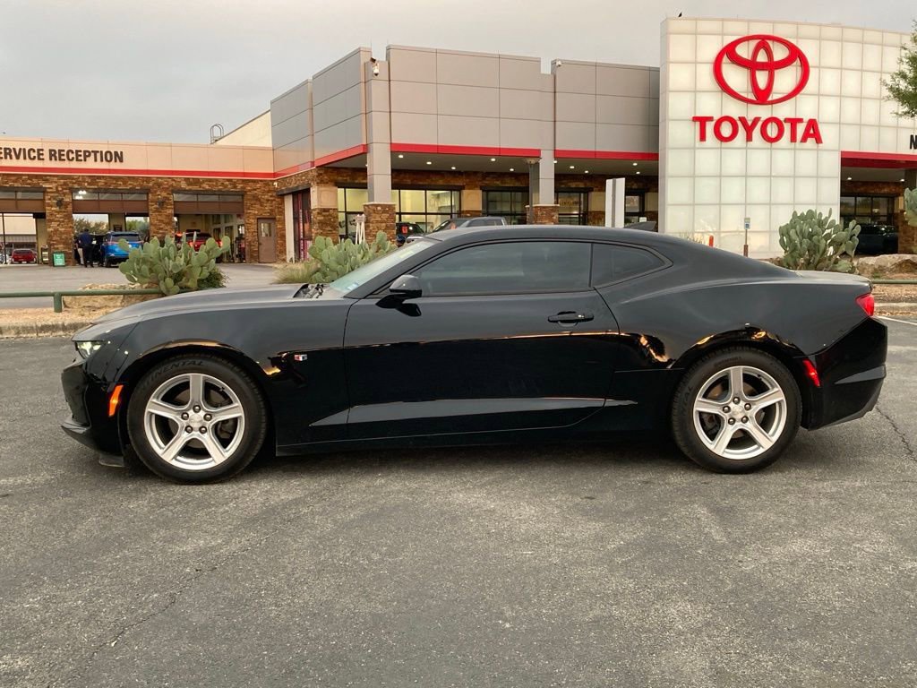 Used 2019 Chevrolet Camaro LT image 8