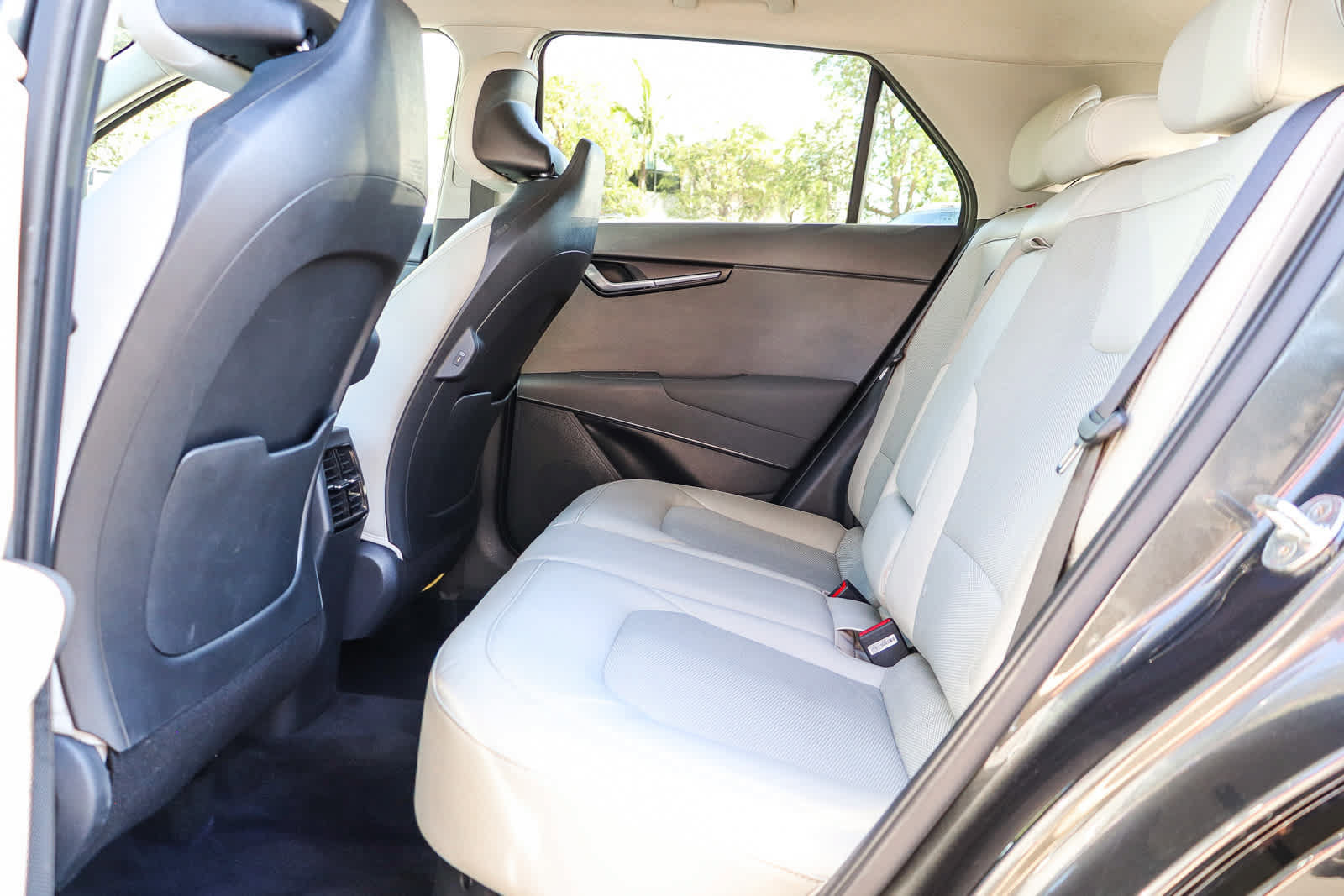 Used 2023 Kia Niro EX Touring FWD image 19