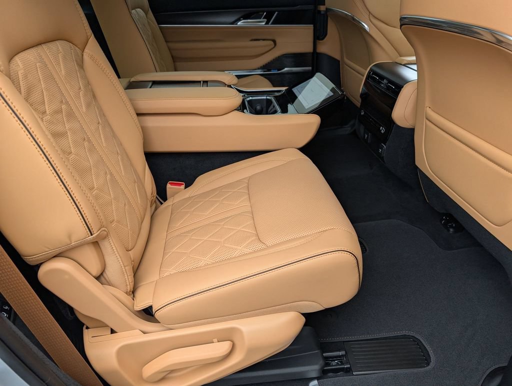New 2026 Jeep Grand Wagoneer Summit AWD/4WD image 30