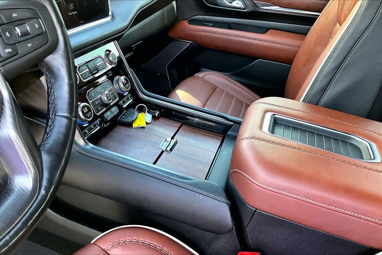 Used 2023 GMC Yukon Denali Ultimate AWD/4WD image 20