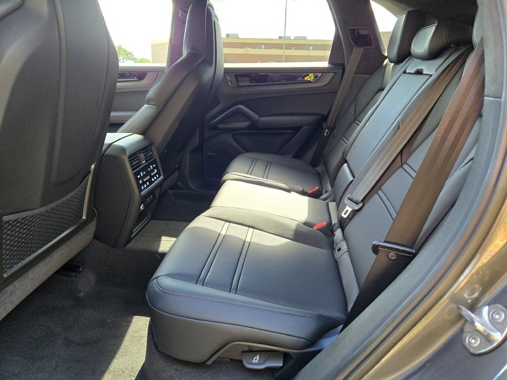 New 2026 Porsche Cayenne GTS image 33
