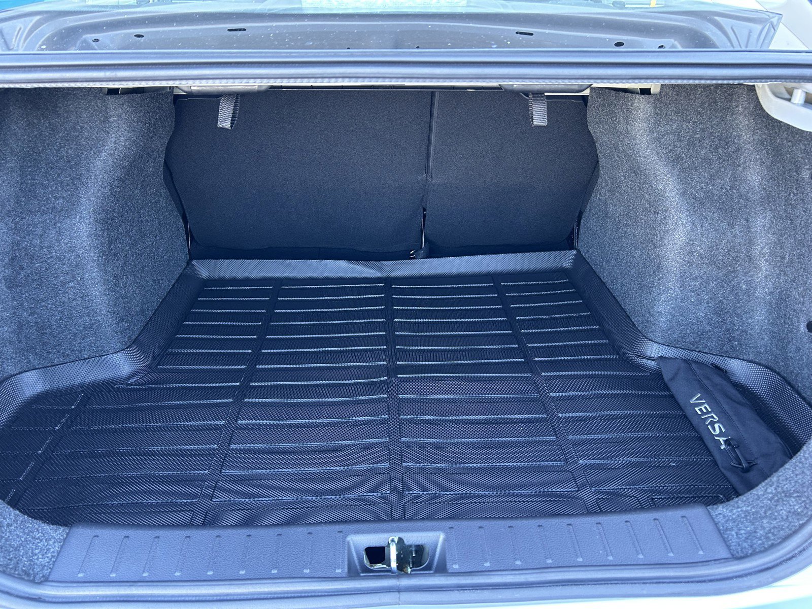 Used 2023 Nissan Versa SR w/ Trunk Package image 13