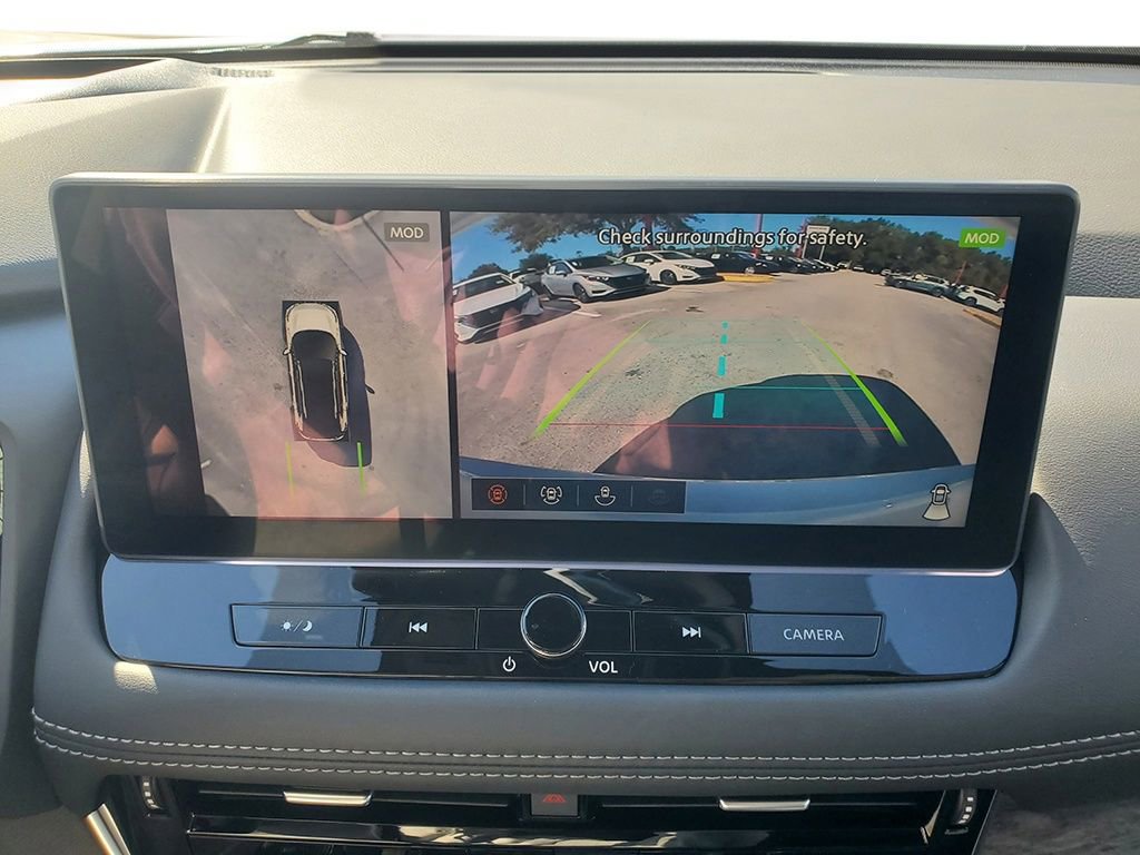 New 2026 Nissan Rogue Platinum image 18