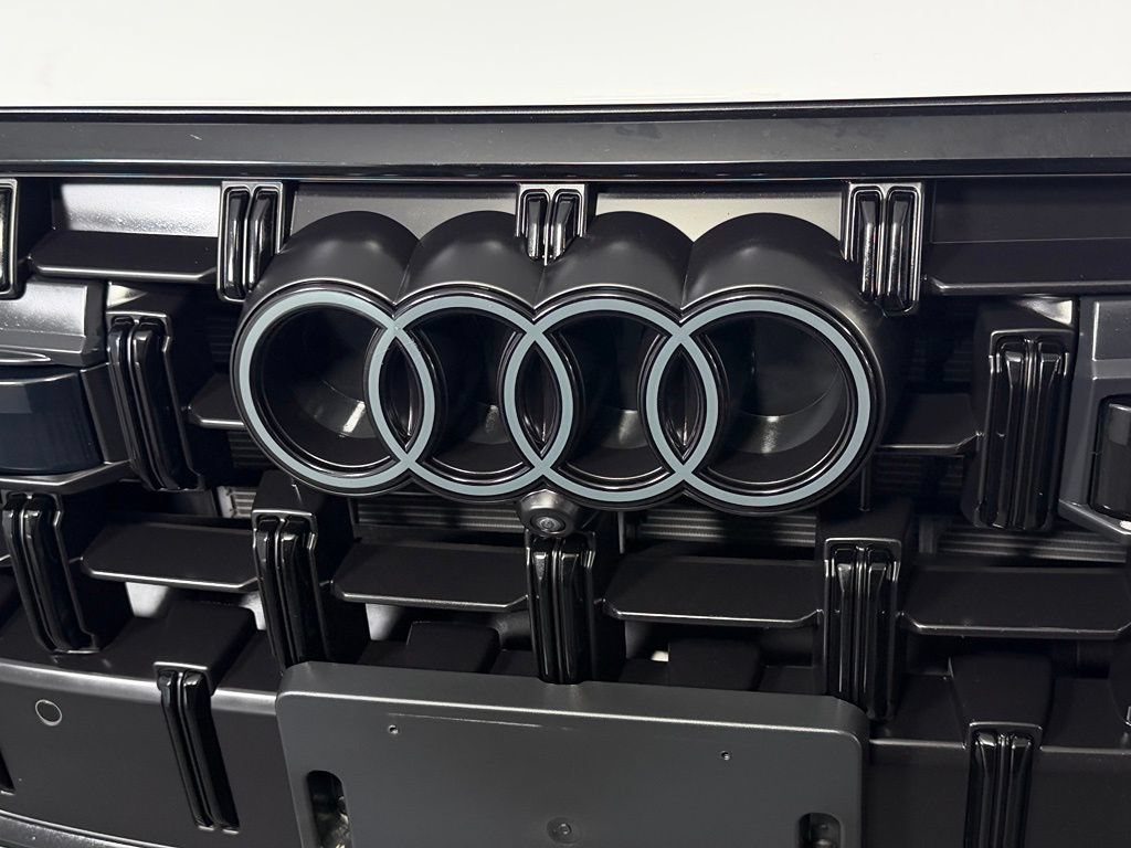 Used 2025 Audi Q7 2.0T Premium Plus w/ Premium Plus Package AWD/4WD image 12