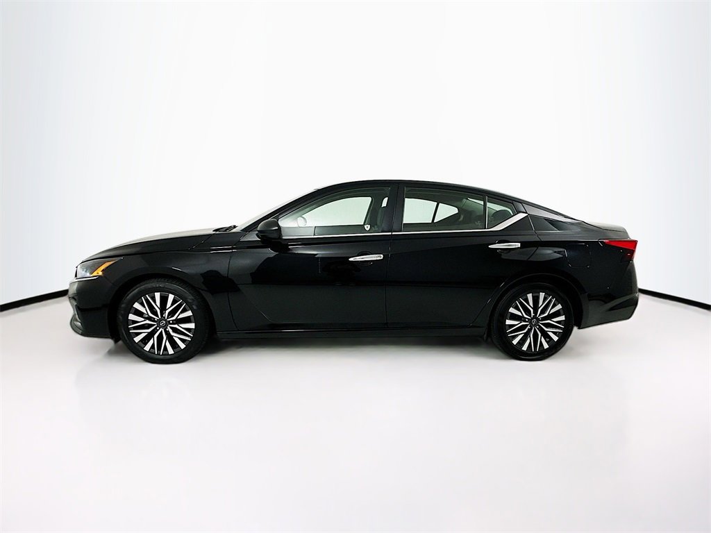 Used 2024 Nissan Altima 2.5 SV image 8