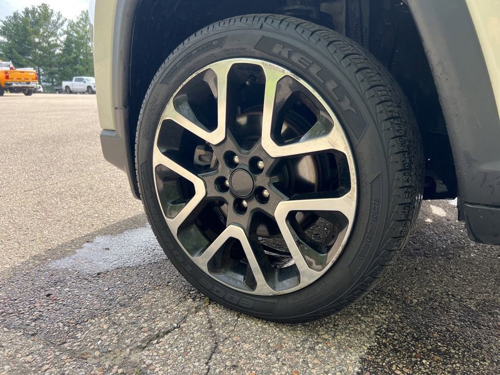 Used 2018 Jeep Compass Limited AWD/4WD image 12