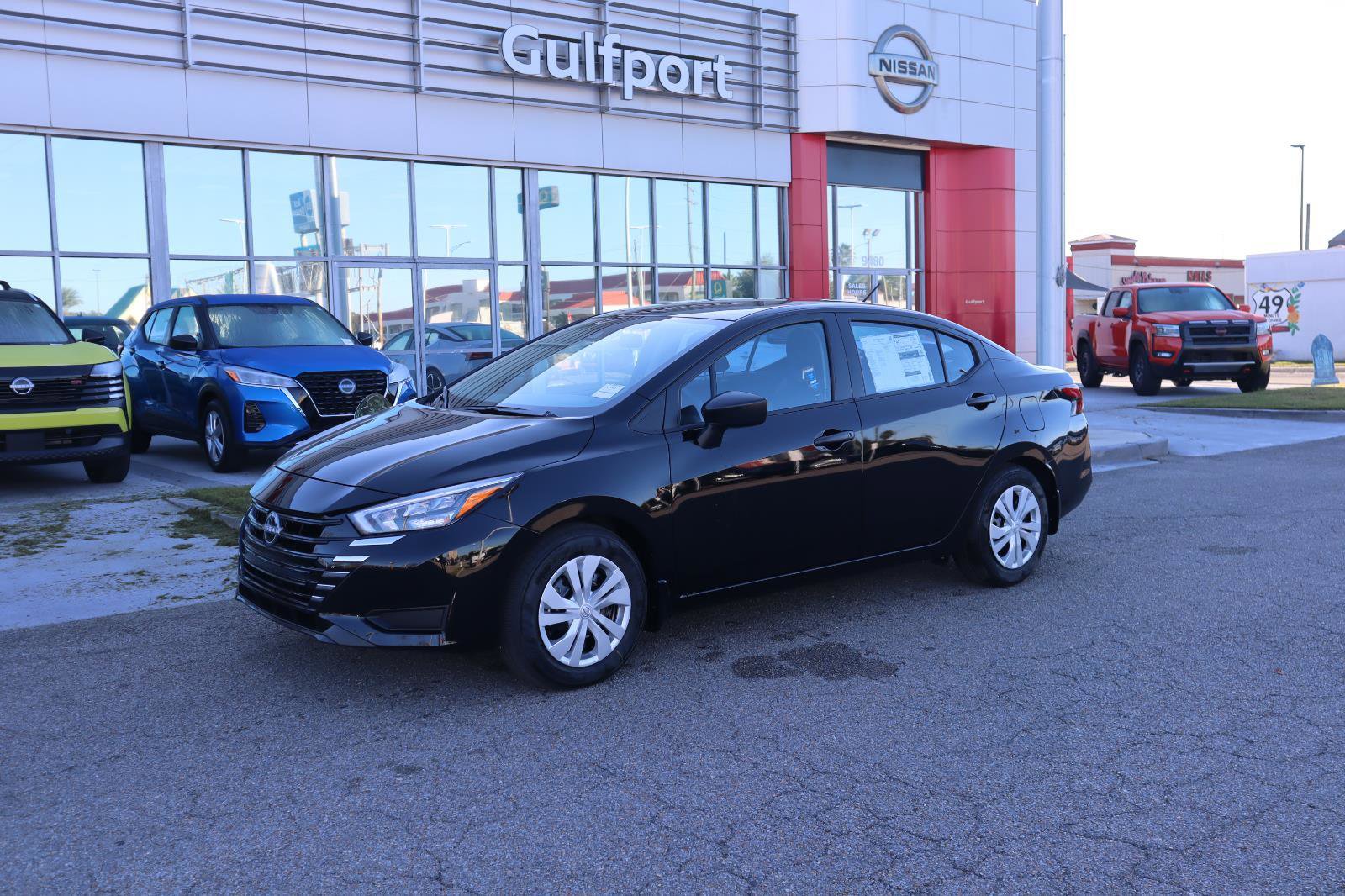 Used 2025 Nissan Versa S w/ Trunk Package image 2