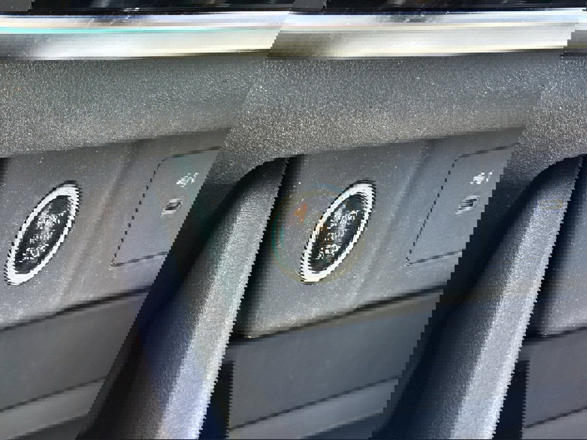 Used 2021 Nissan Rogue S image 18