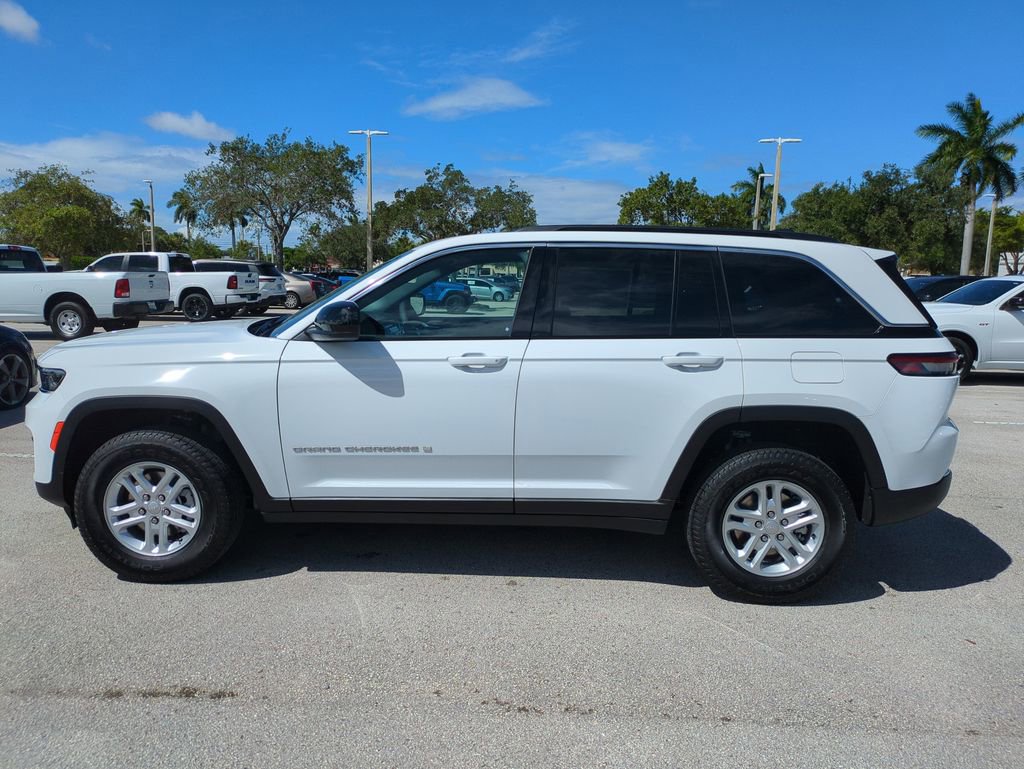 New 2025 Jeep Grand Cherokee Laredo AWD/4WD image 8