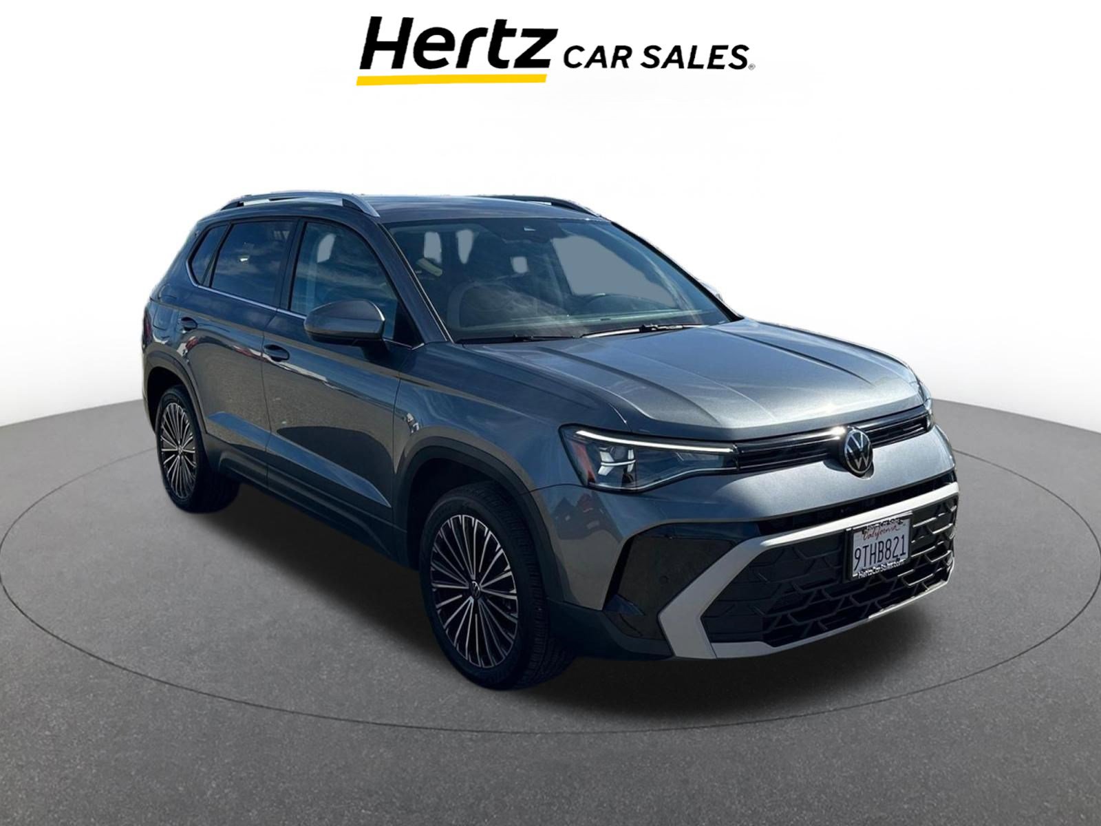 Used 2025 Volkswagen Taos SE image 1