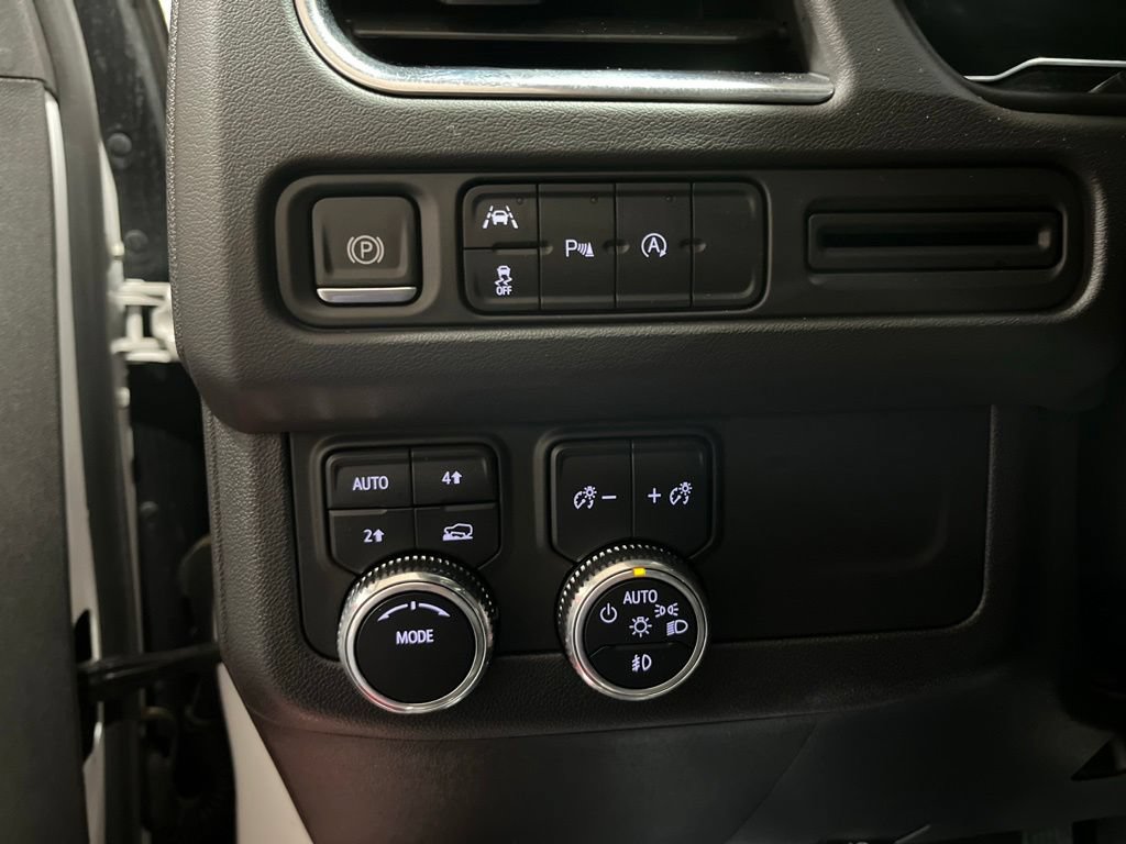 Certified 2024 GMC Yukon XL SLT AWD/4WD image 17