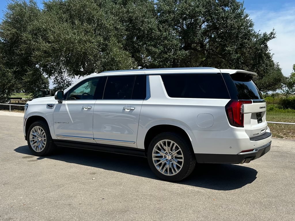 Used 2025 GMC Yukon XL Denali w/ Sun & Power Step Package AWD/4WD image 7