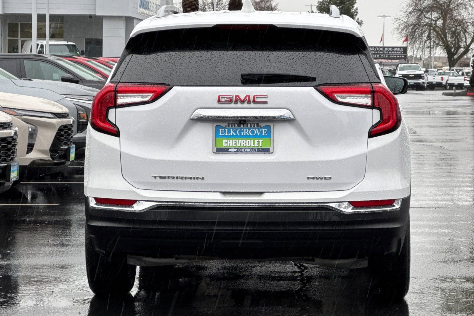 Certified 2024 GMC Terrain SLT image 4