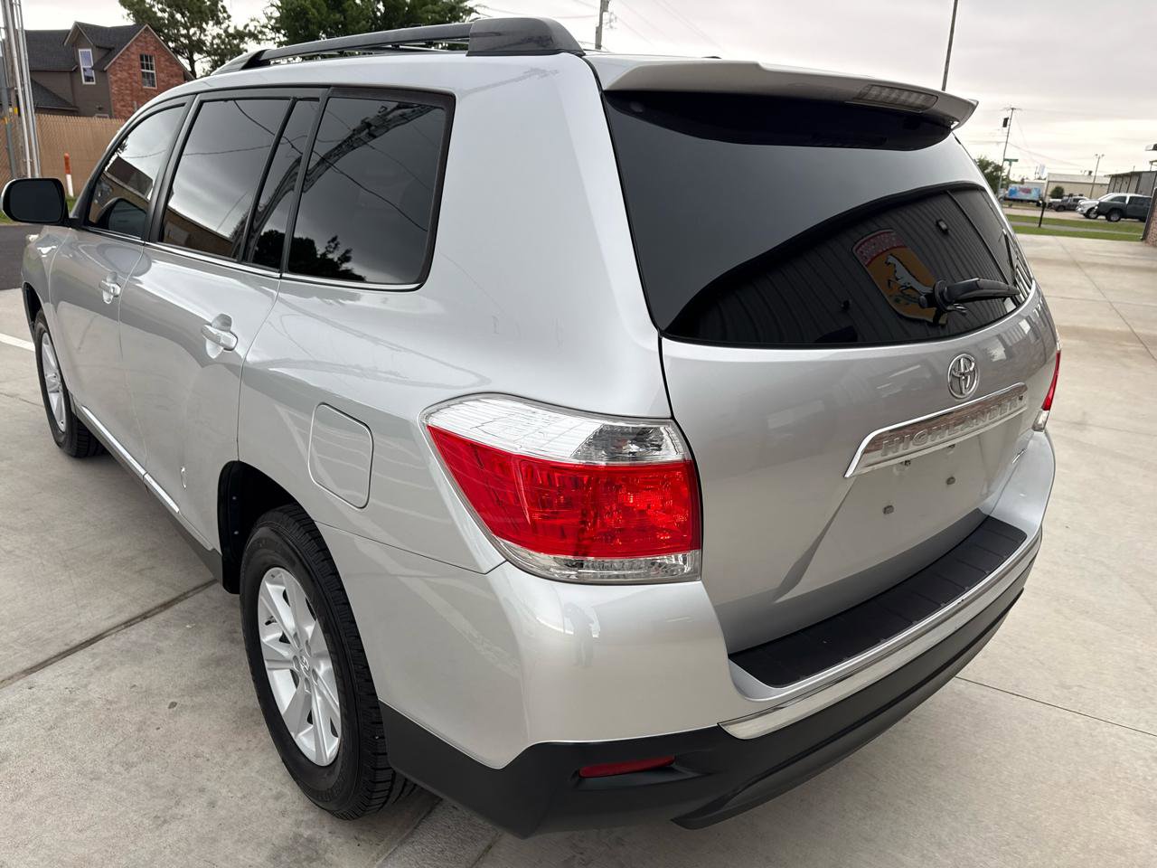 Used 2012 Toyota Highlander SE w/ Tow Pkg AWD/4WD image 13