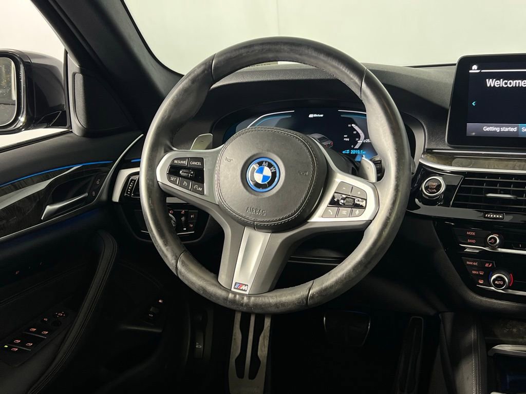 Used 2023 BMW 530e w/ M Sport Package image 21