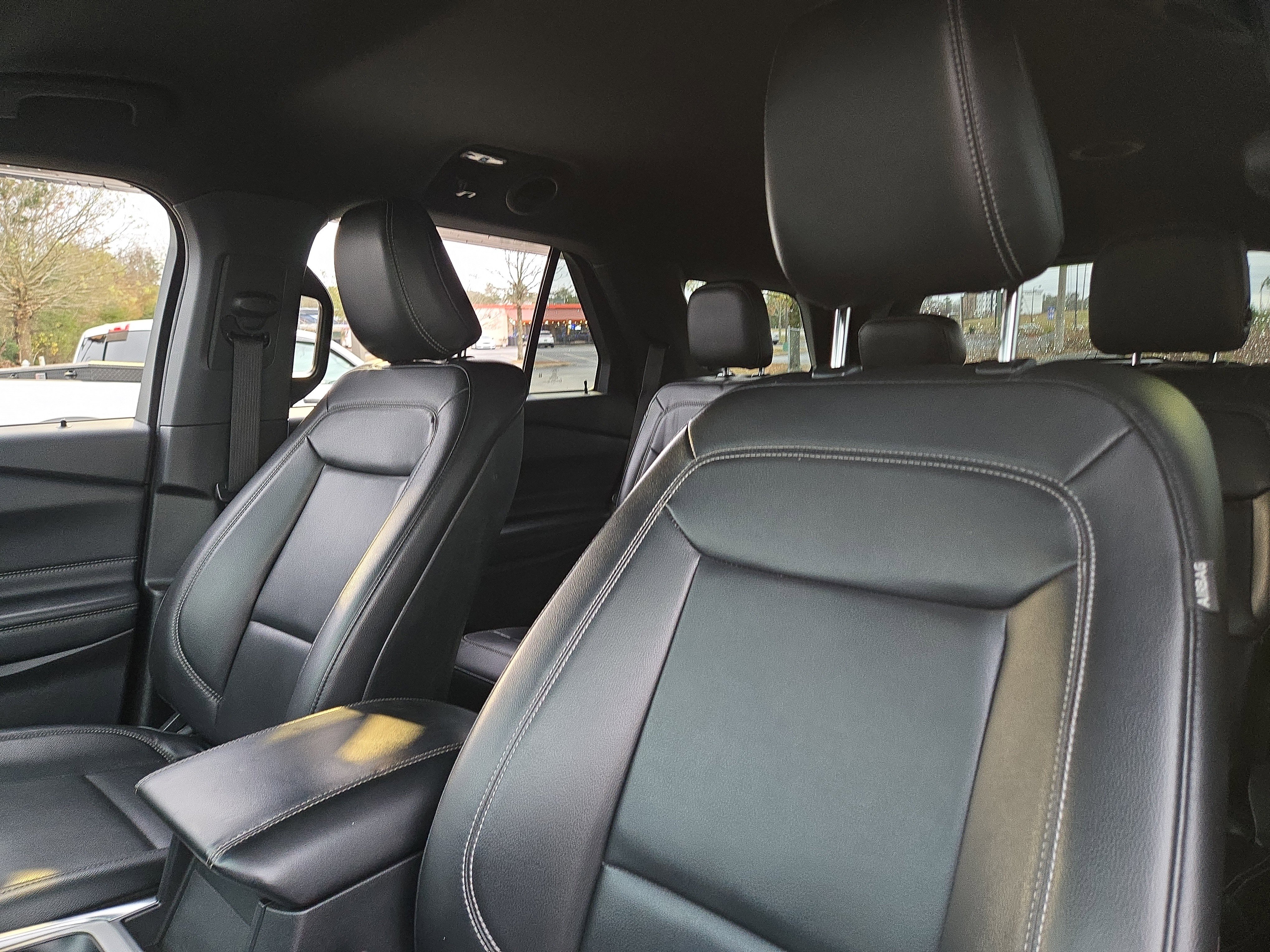 Used 2020 Ford Explorer XLT w/ Equipment Group 202A image 25