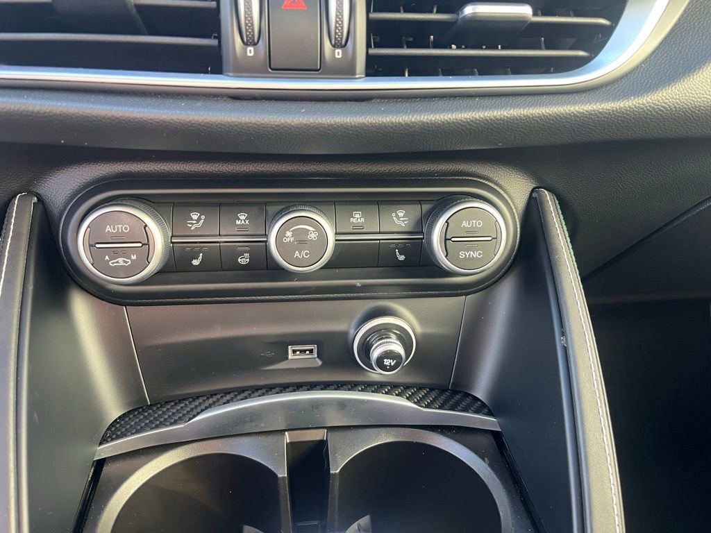 Used 2020 Alfa Romeo Stelvio Quadrifoglio image 16