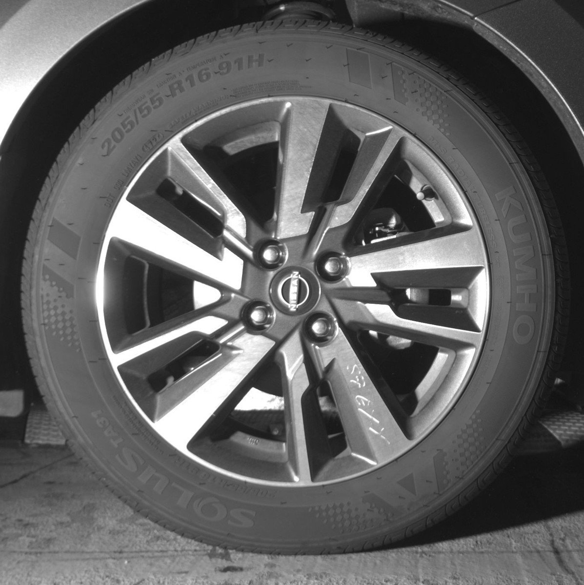 Used 2025 Nissan Versa SV image 13