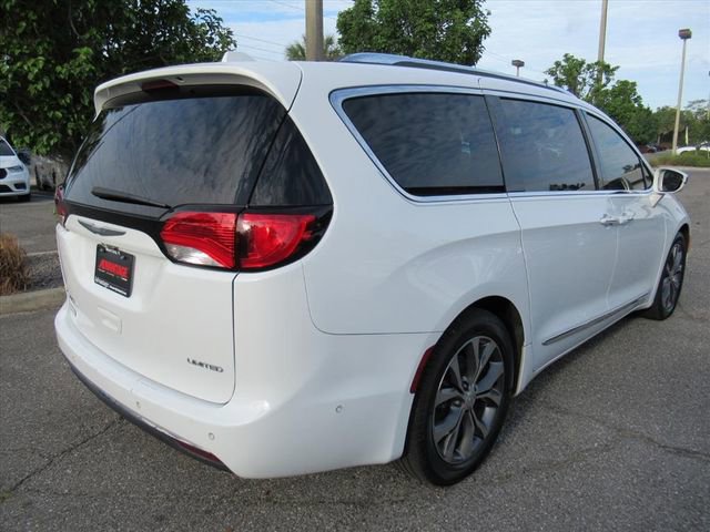 Used 2017 Chrysler Pacifica Limited FWD image 7