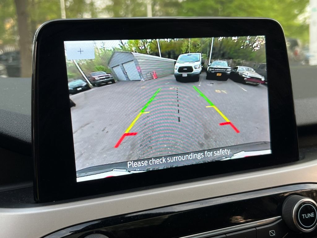 Used 2022 Ford Escape SE w/ SE Sport Appearance Package image 24