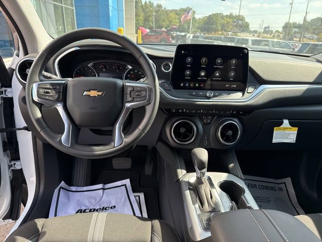 New 2025 Chevrolet Blazer LT w/ Midnight/Sport Edition image 23