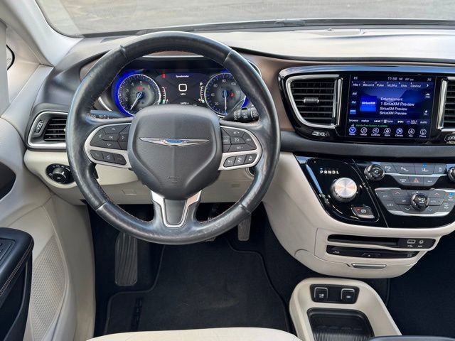 Used 2017 Chrysler Pacifica Touring-L Plus w/ Advanced Safetytec Group image 19