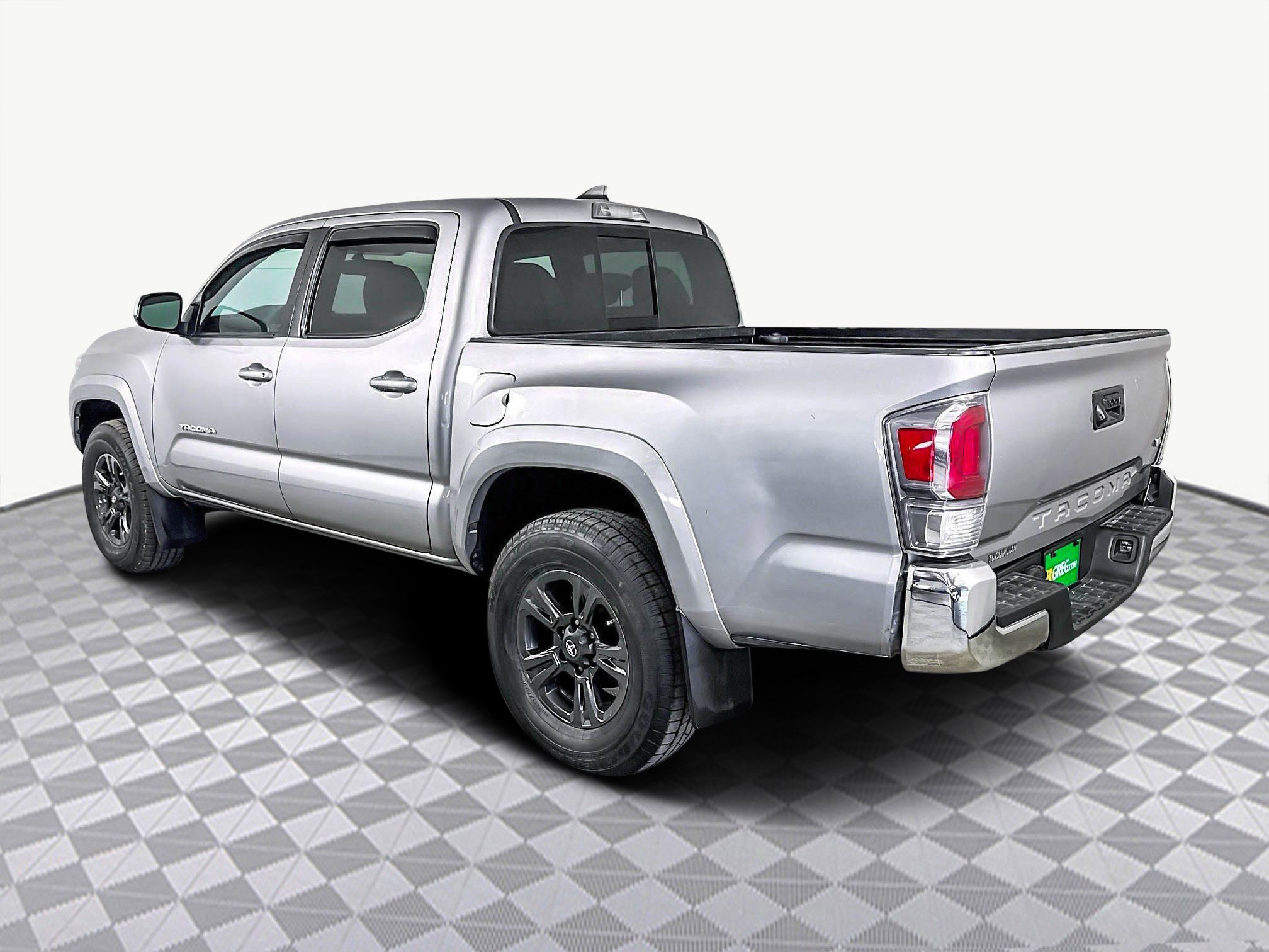 Used 2017 Toyota Tacoma SR image 7
