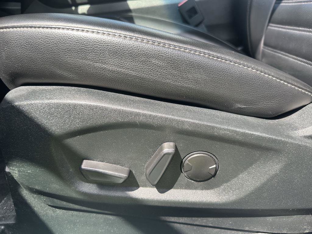 Used 2022 Ford Edge SEL image 9