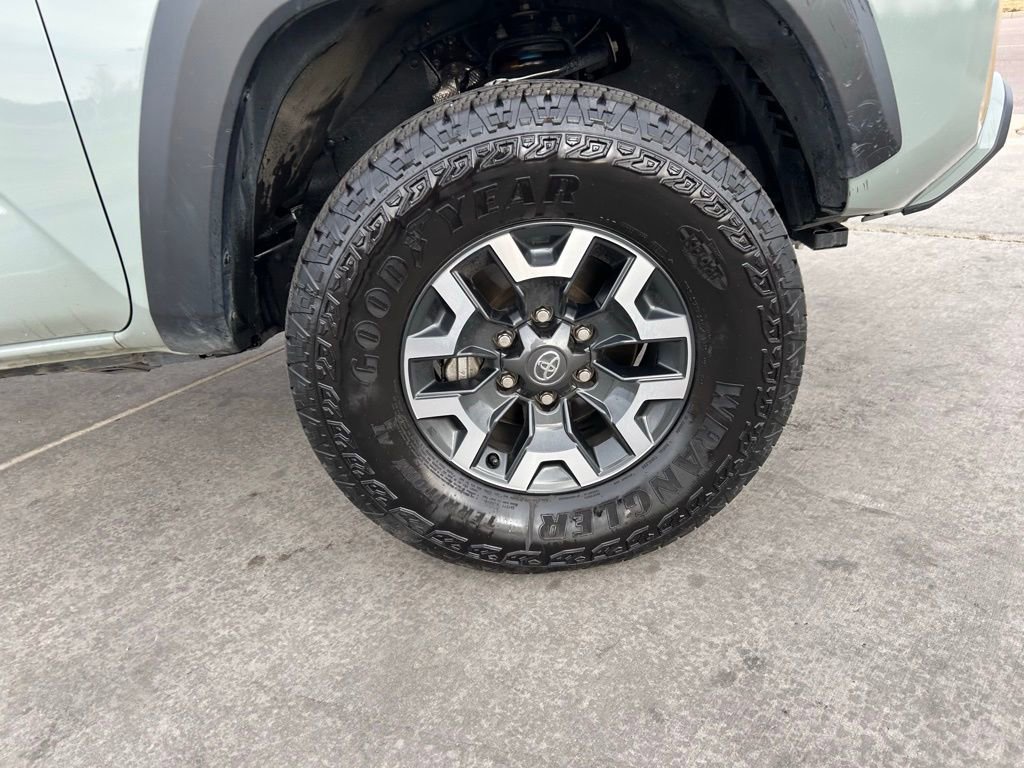Used 2023 Toyota Tacoma TRD Off-Road w/ TRD Premium Off Road Package image 34
