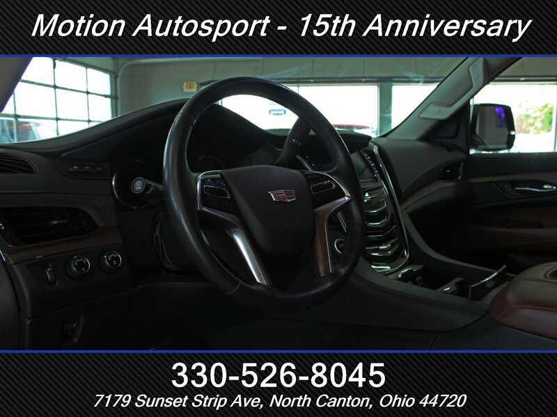 Used 2017 Cadillac Escalade Premium Luxury AWD/4WD image 15