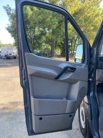 Used 2018 Mercedes-Benz Sprinter 2500 image 21
