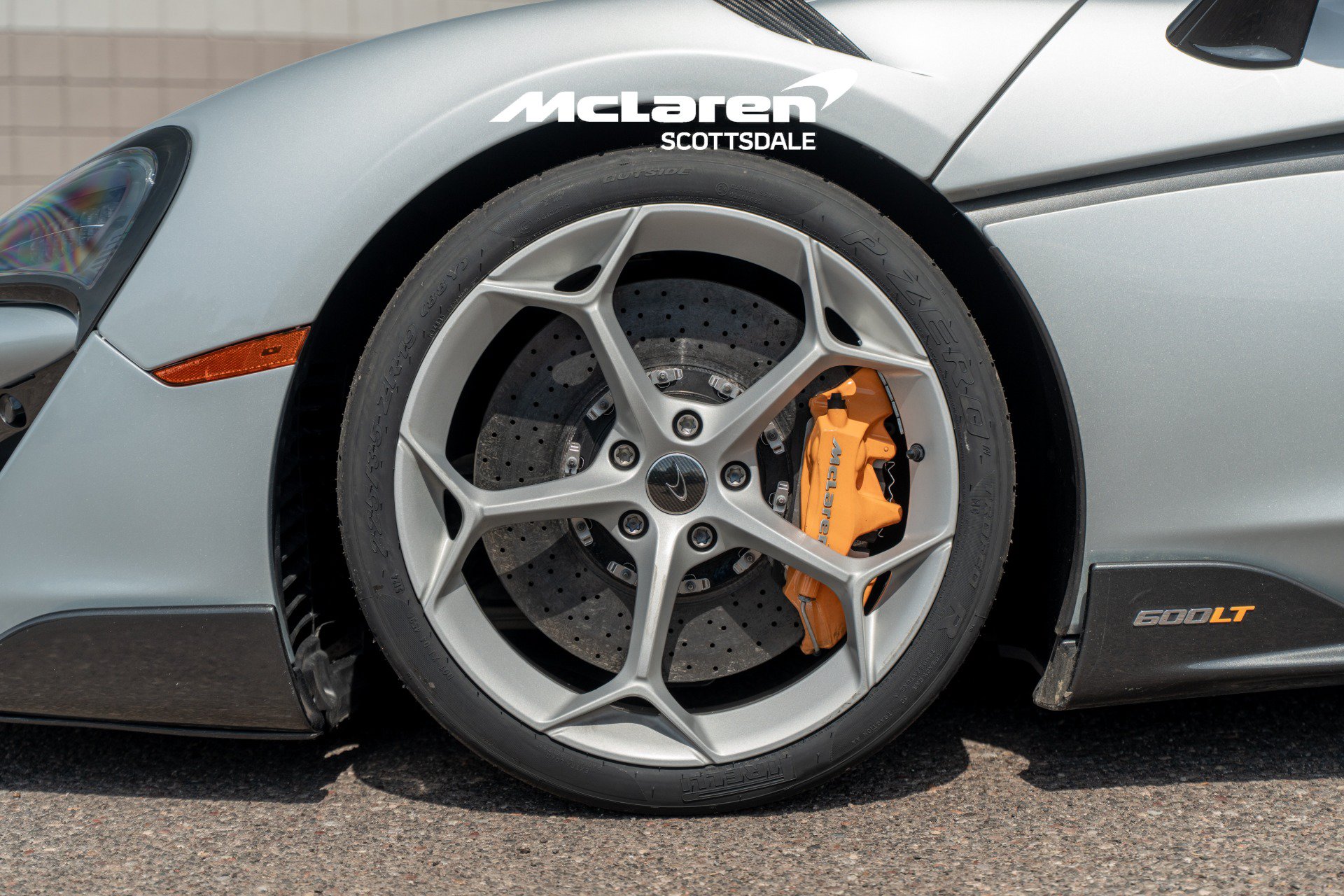 Used 2020 McLaren 600LT Spider RWD image 32