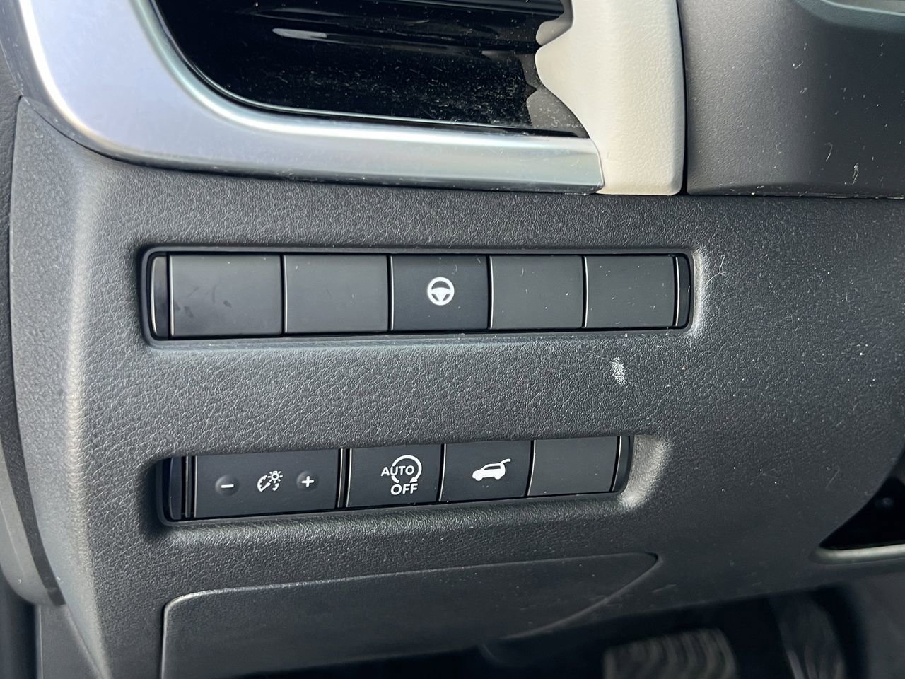 Certified 2025 Nissan Rogue SL FWD image 13